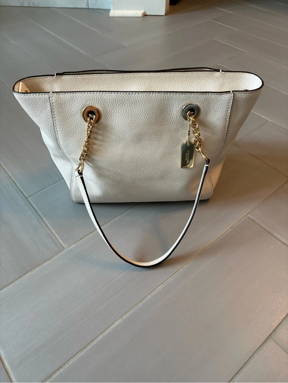 Coach Polished Pebbled Leather Turnlock Chain Tote 27 | Creamy White